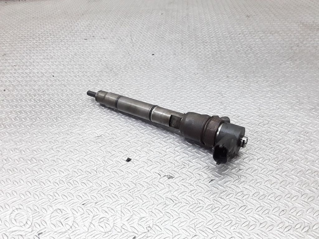 Wtryskiwacz paliwa   0445110411