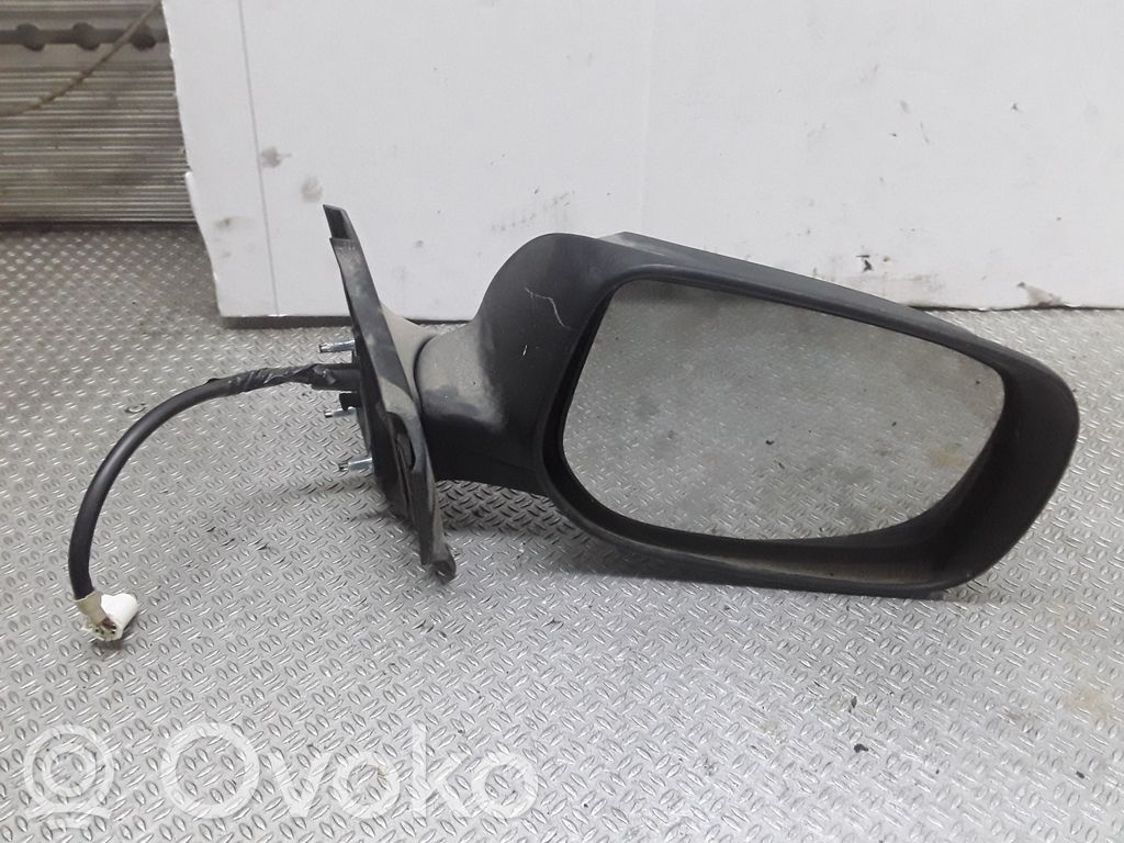 Toyota Yaris Elektryczne lusterko boczne drzwi przednich 