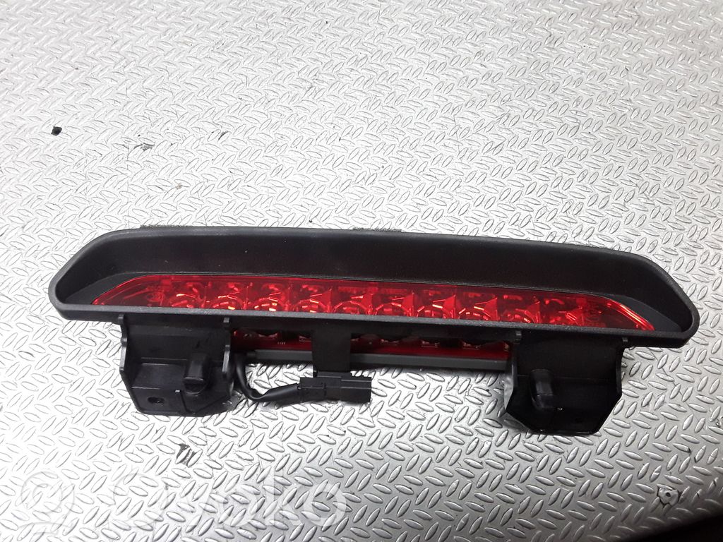 Chevrolet Orlando Trzecie światło stop 