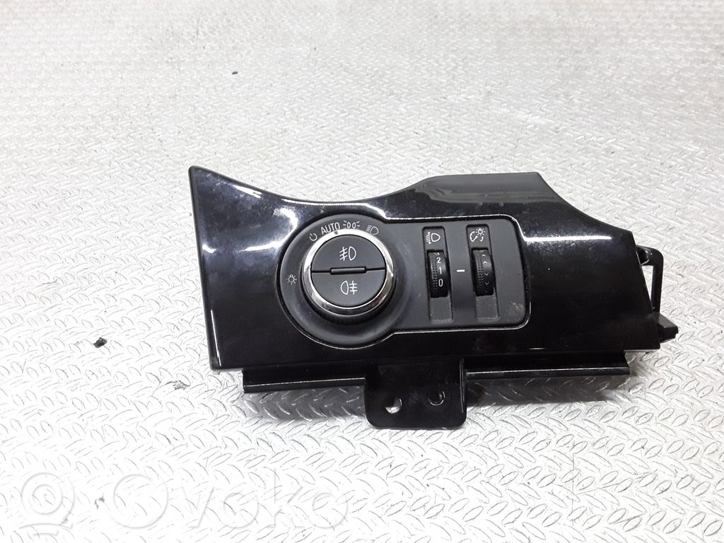 Chevrolet Orlando Light switch 