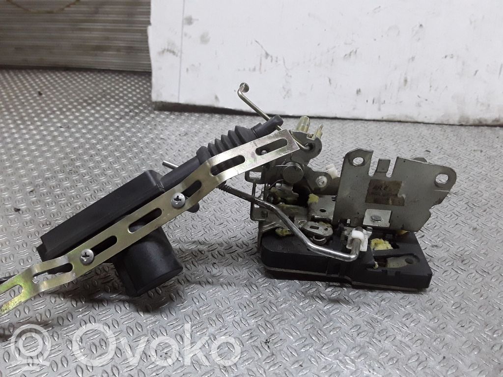 Dacia Sandero Zamek drzwi tylnych 