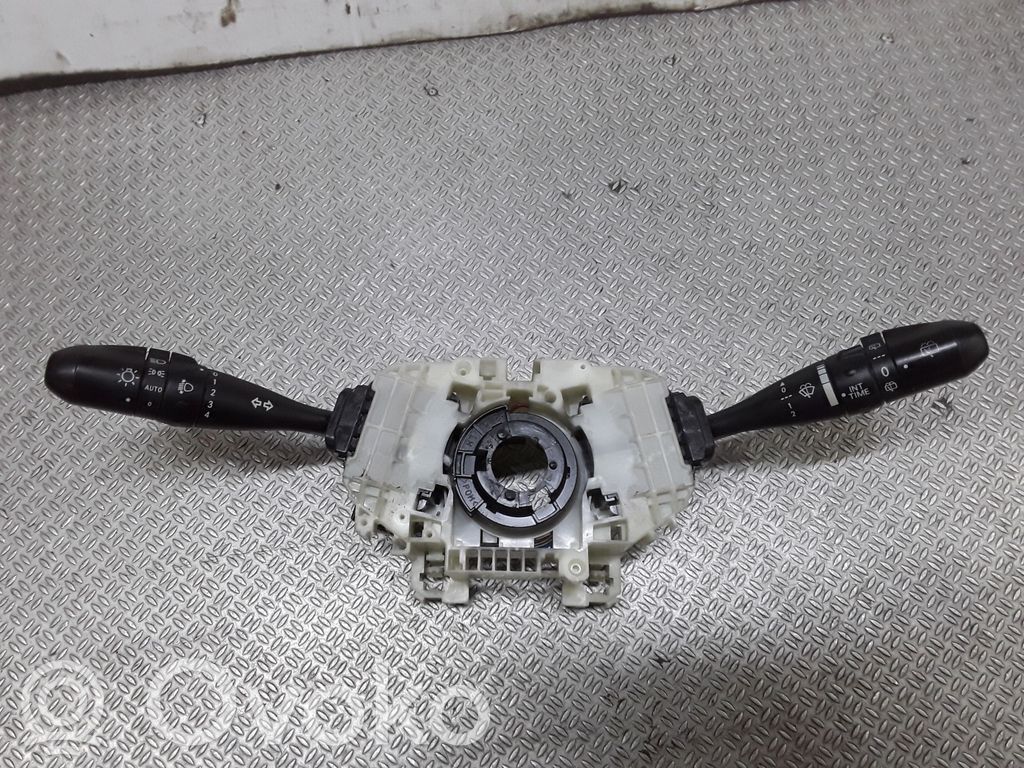 Mitsubishi Colt Wiper turn signal indicator stalk/switch 