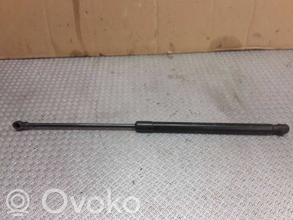 Amortyzator klapy tylnej bagażnika   1P0827550