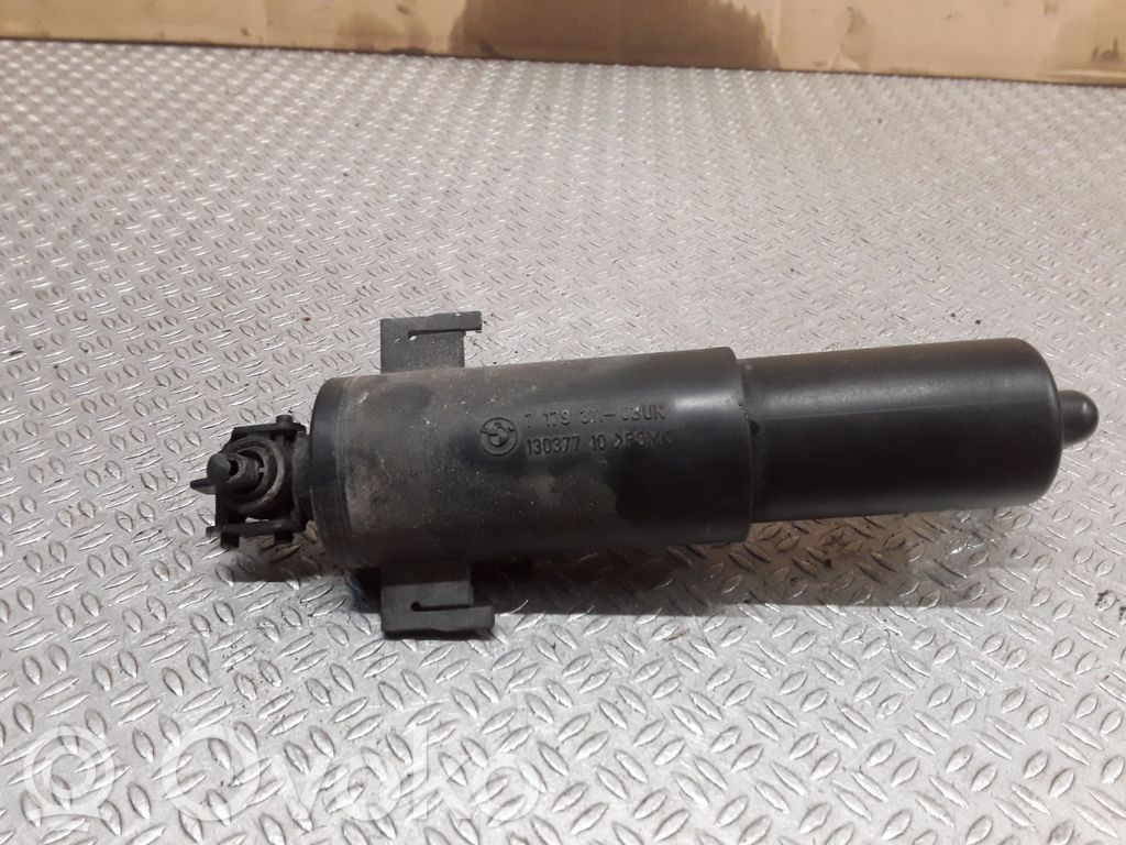 BMW 3 E90 E91 Headlight washer spray nozzle 