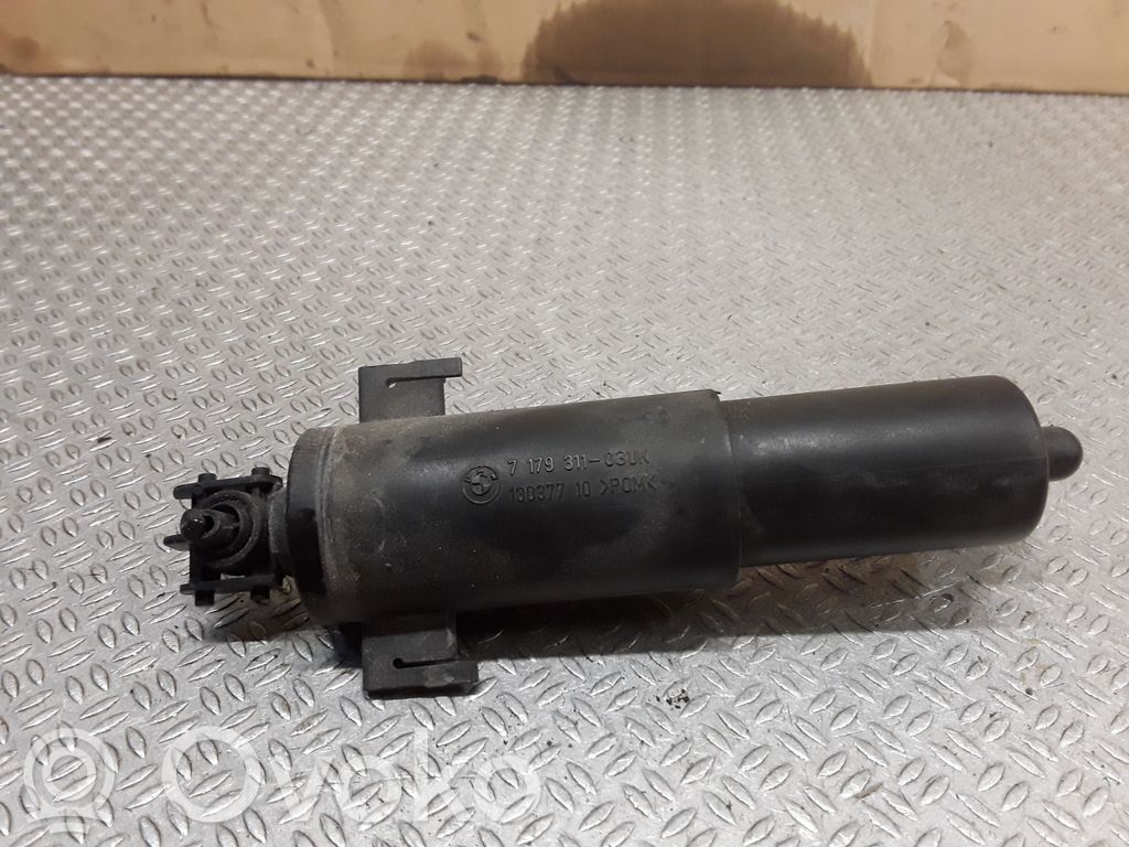BMW 3 E90 E91 Headlight washer spray nozzle 