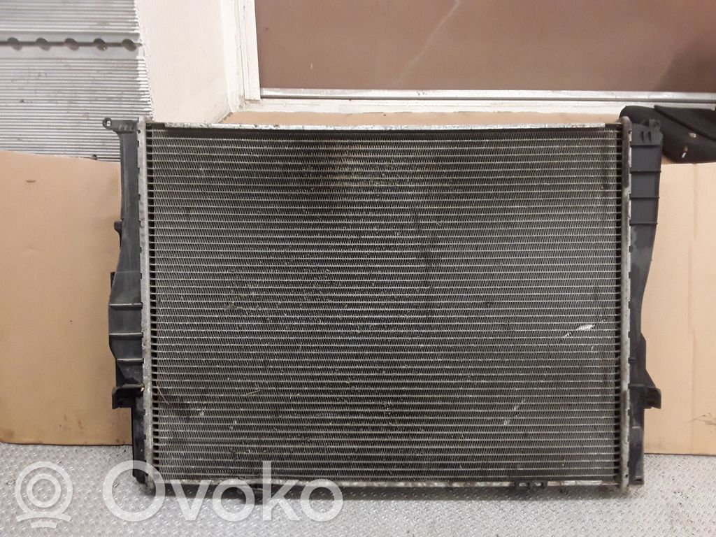 BMW 3 E90 E91 Dzesēšanas šķidruma radiators 