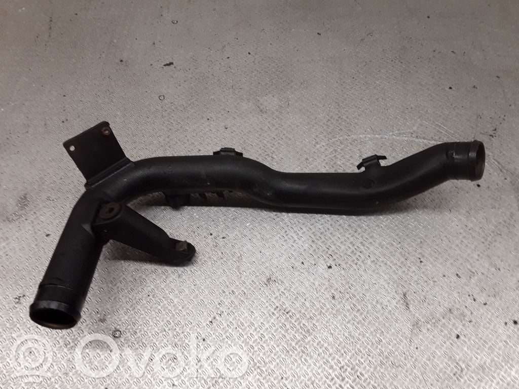 Volkswagen PASSAT B5 Furtun/conductă intercooler 