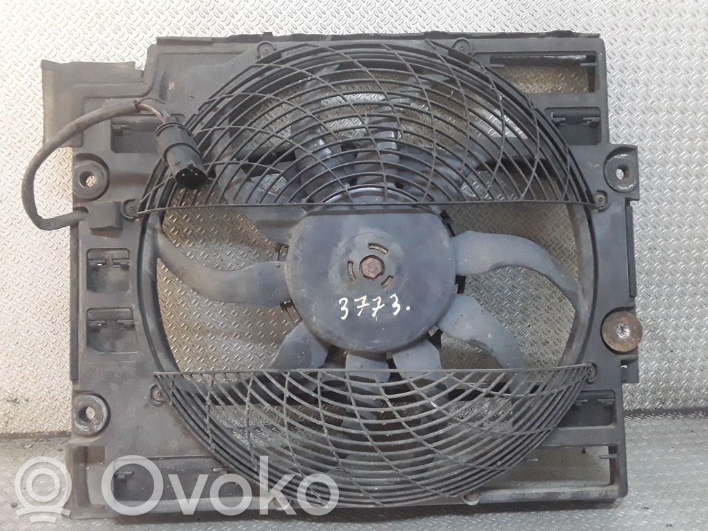 BMW 5 E39 Elektrinis radiatorių ventiliatorius 