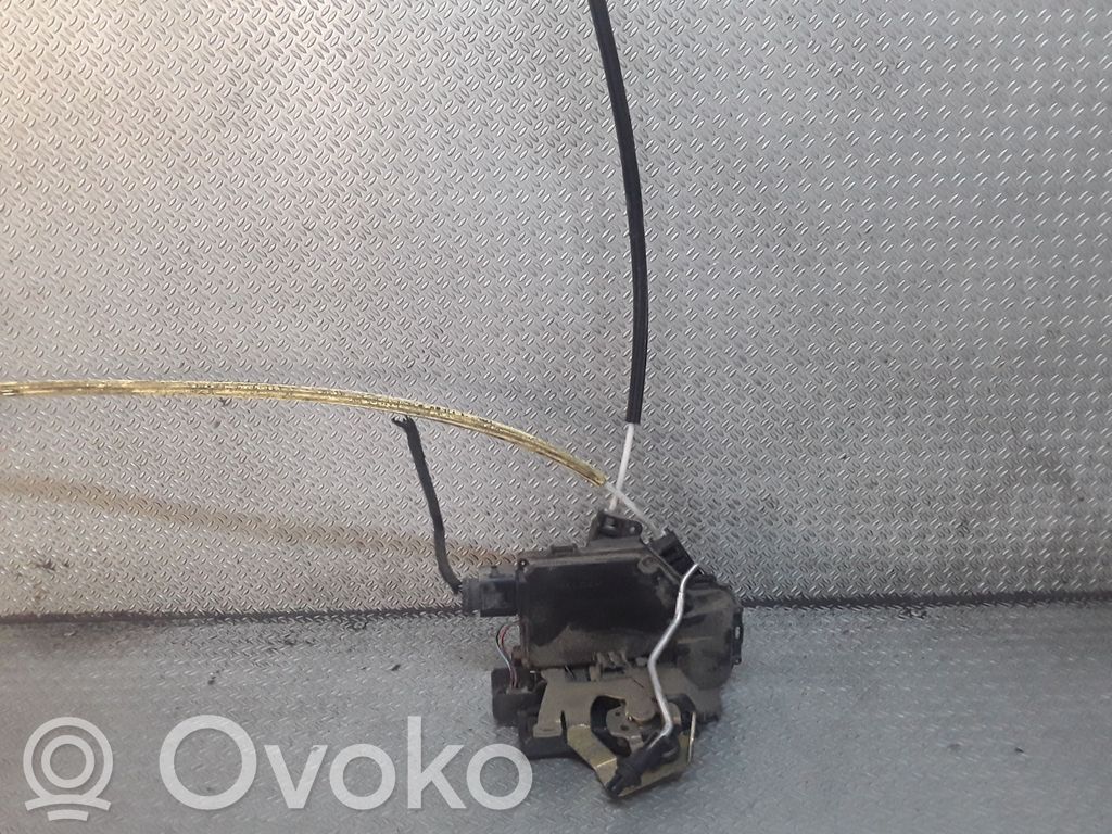 Audi A6 S6 C5 4B Cerradura de puerta trasera 