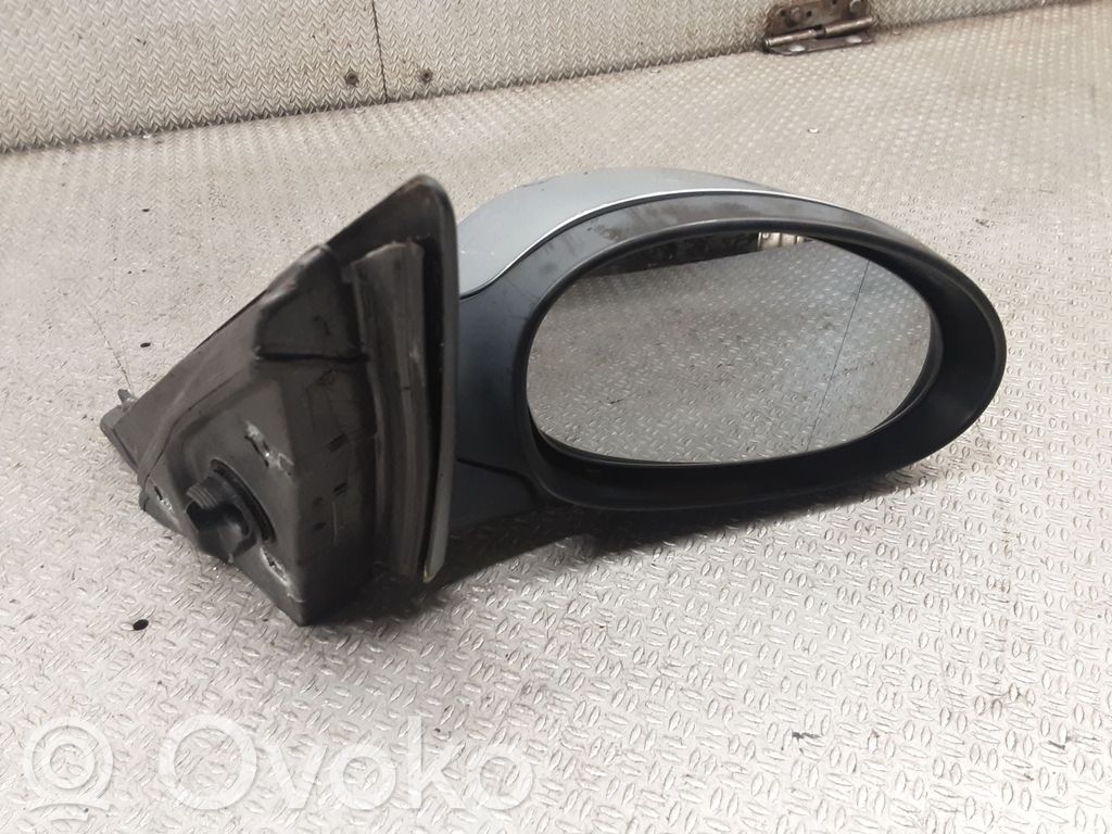 Rétroviseur électrique de porte avant   E1010803