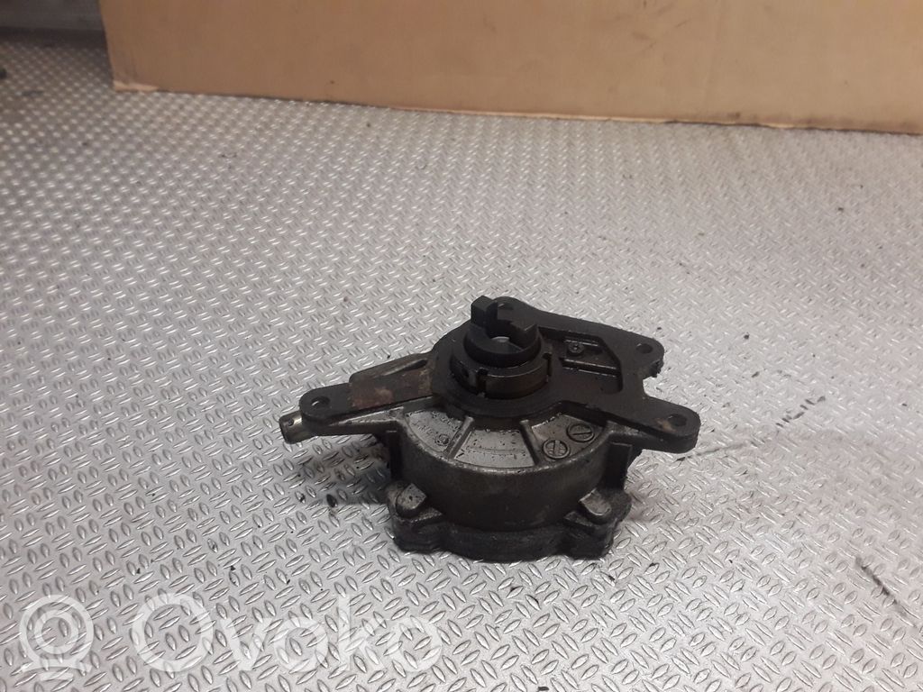 Mercedes-Benz E W211 Bomba de vacío 