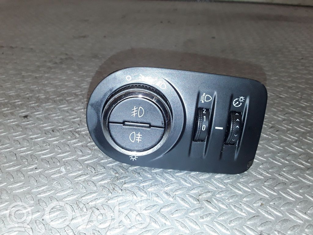 Opel Corsa D Light switch 