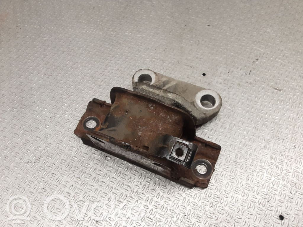 Opel Corsa D Soporte de la caja de cambios 