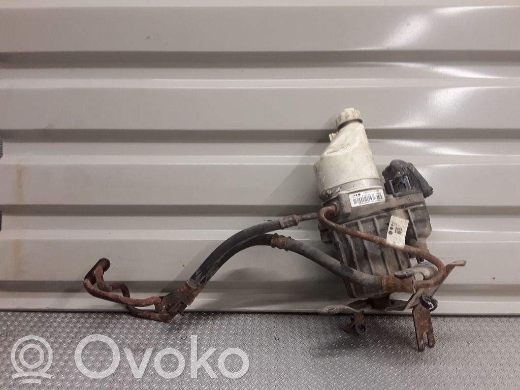Ohjaustehostimen sähköpumppu   13192897