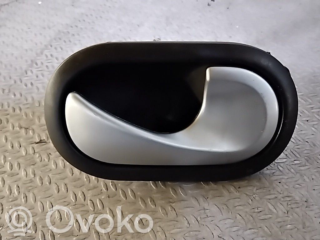Renault Clio III Front door interior handle 