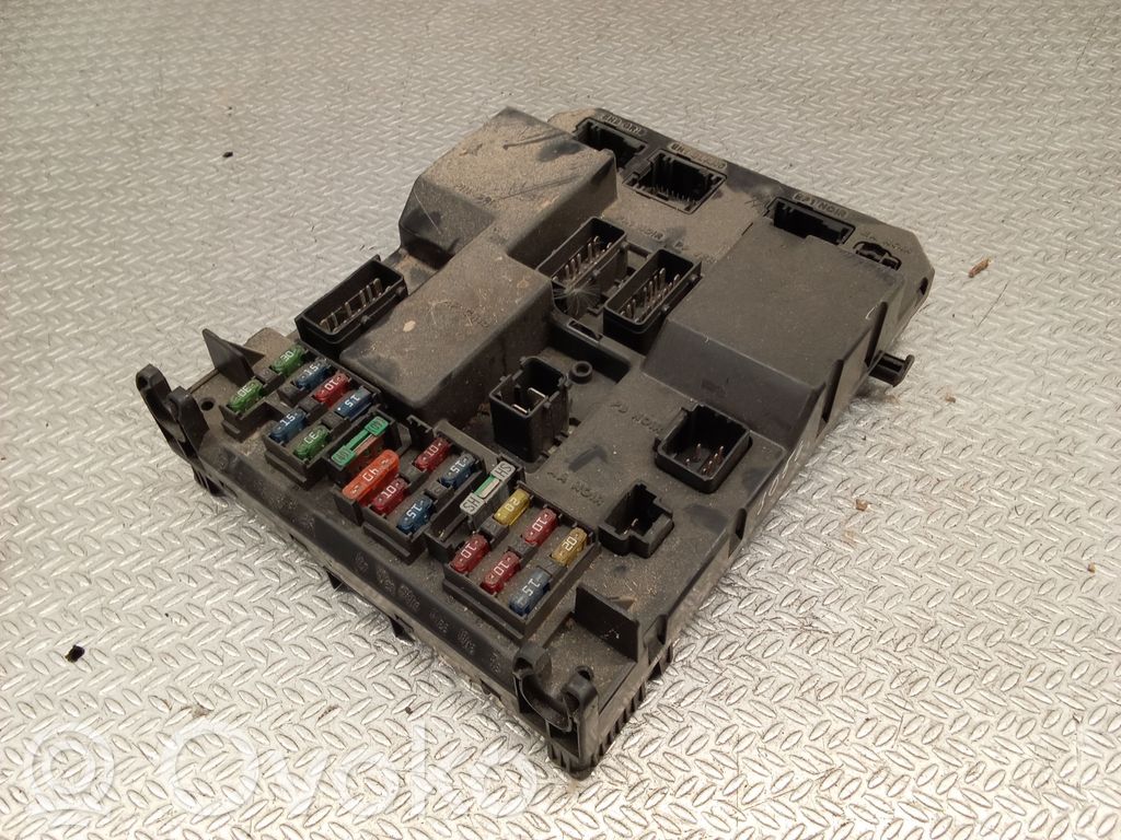 Citroen C5 Fuse module 