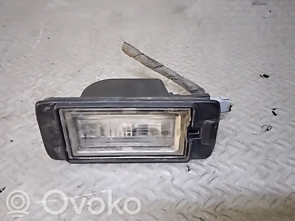Opel Zafira C Éclairage de plaque d'immatriculation 