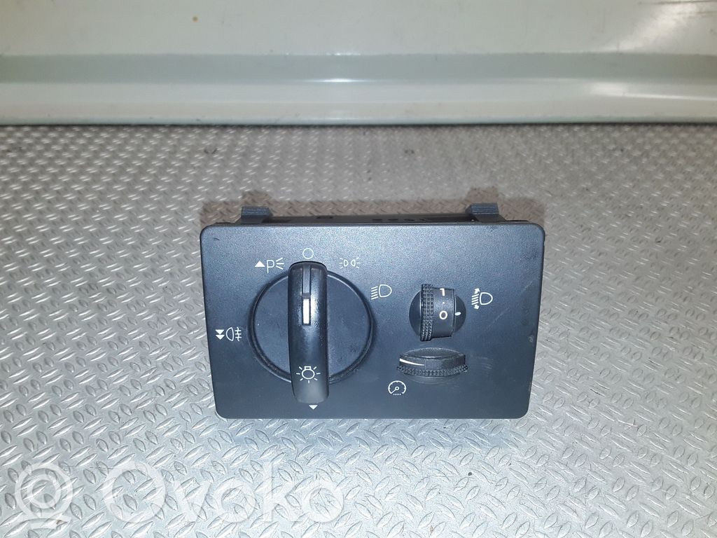 Ford Focus Light switch 