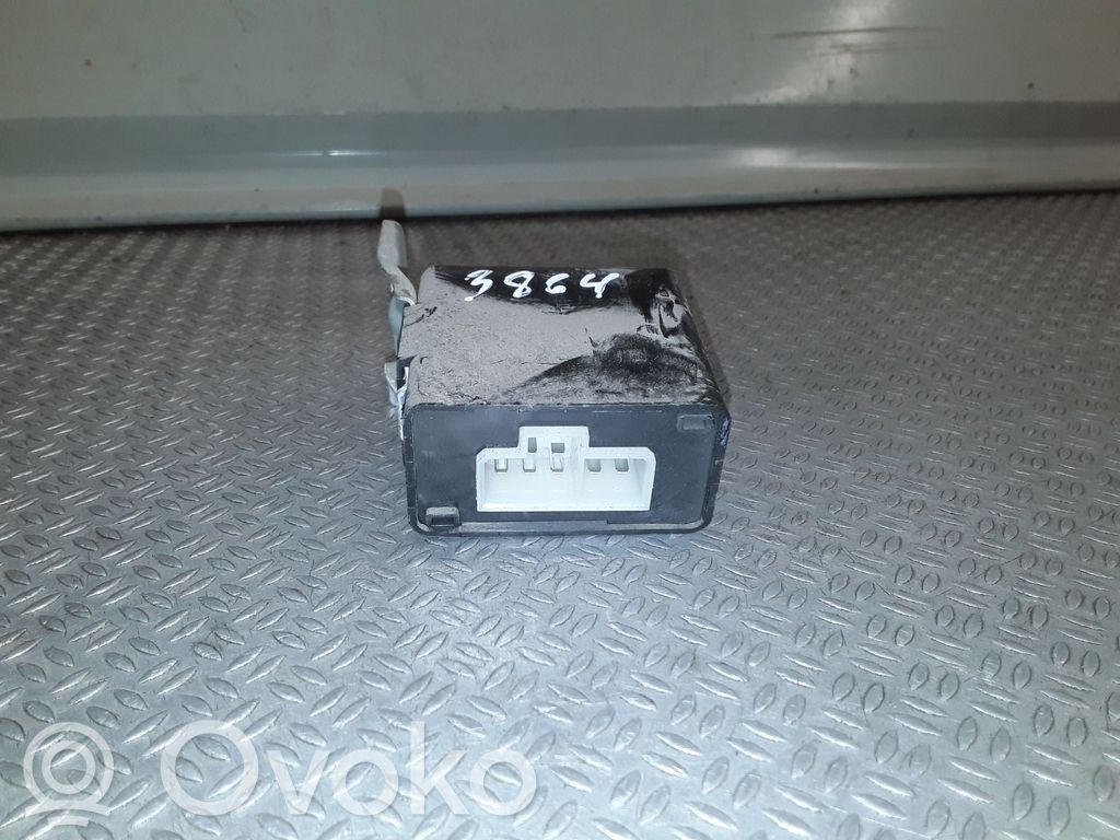 Otras unidades de control/módulos   84067SA000