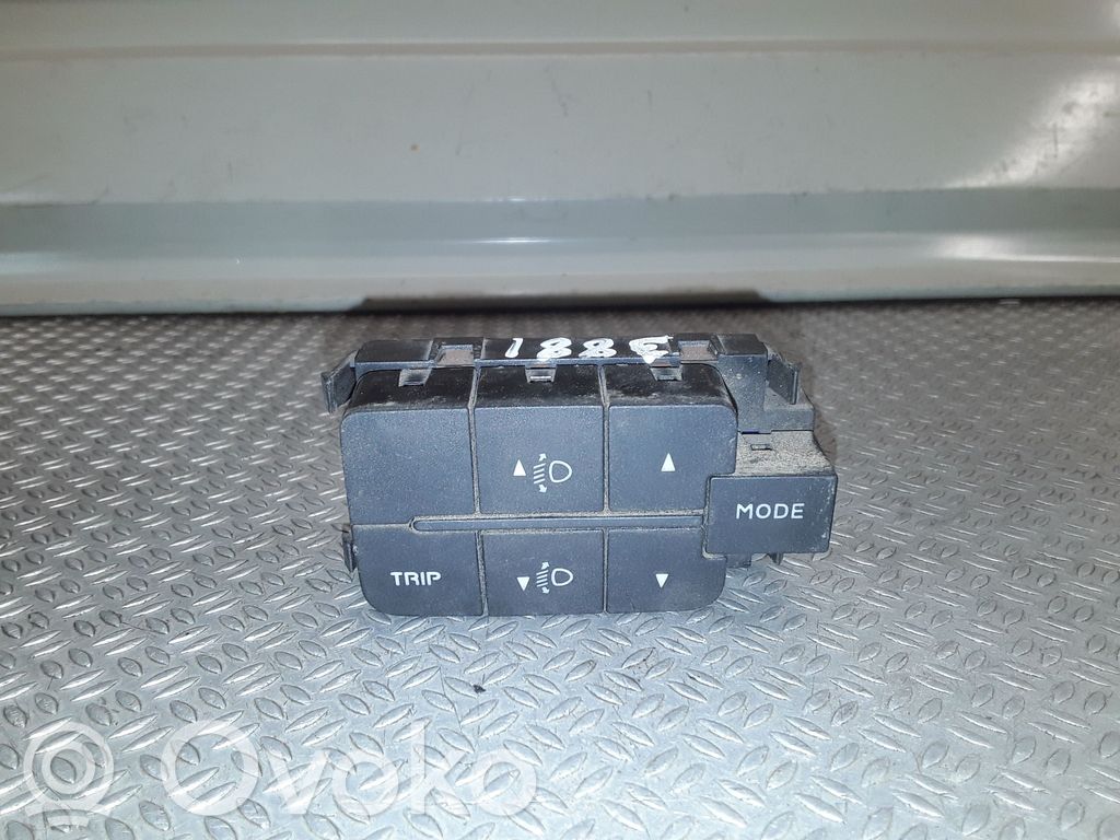 Iveco Daily 35.8 - 9 Interruptor de control de altura del faro delantero 