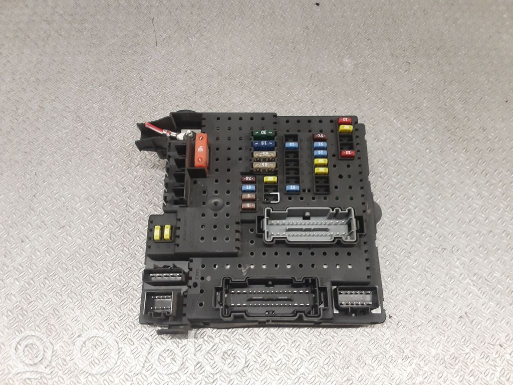 Drošinātāju bloks   30732769