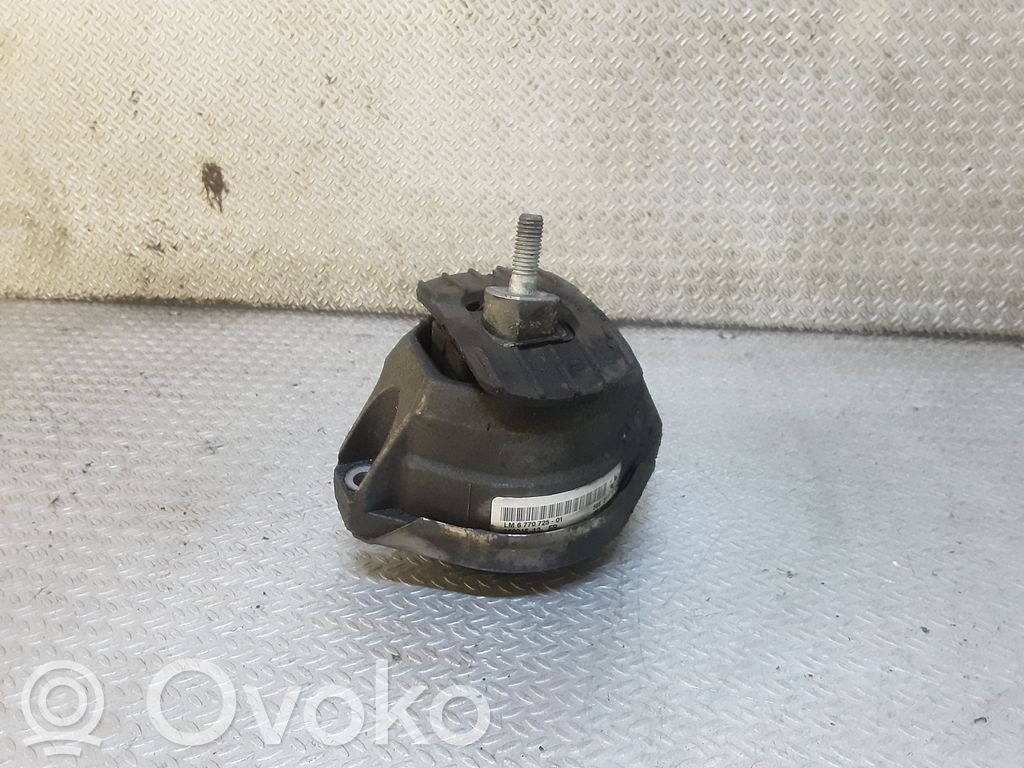 Wspornik / Mocowanie silnika   677072501