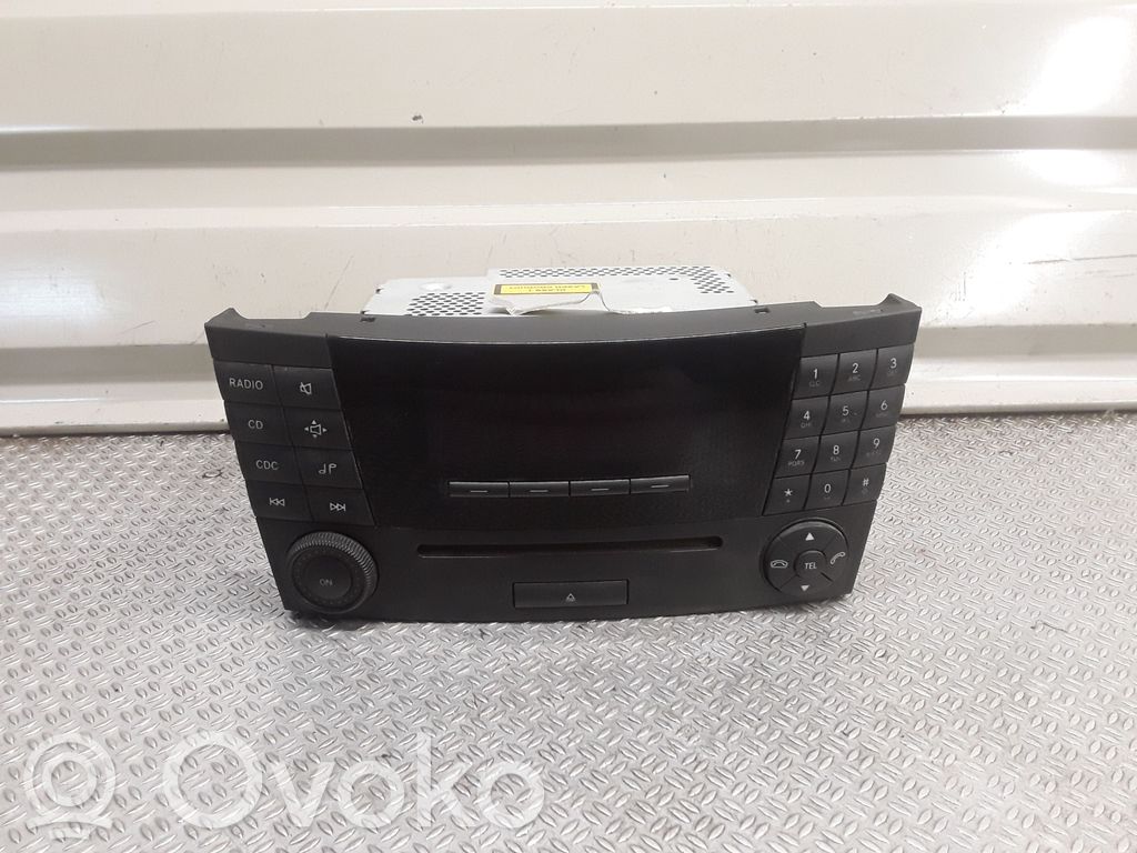 Panel / Radioodtwarzacz CD/DVD/GPS   A2118701189