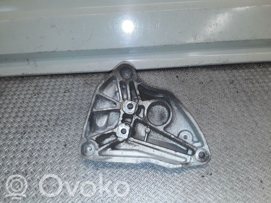 Chevrolet Volt I A/C compressor mount bracket 