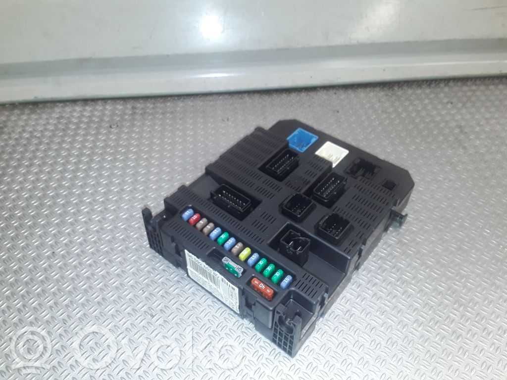 Saugiklių blokas   9659285380