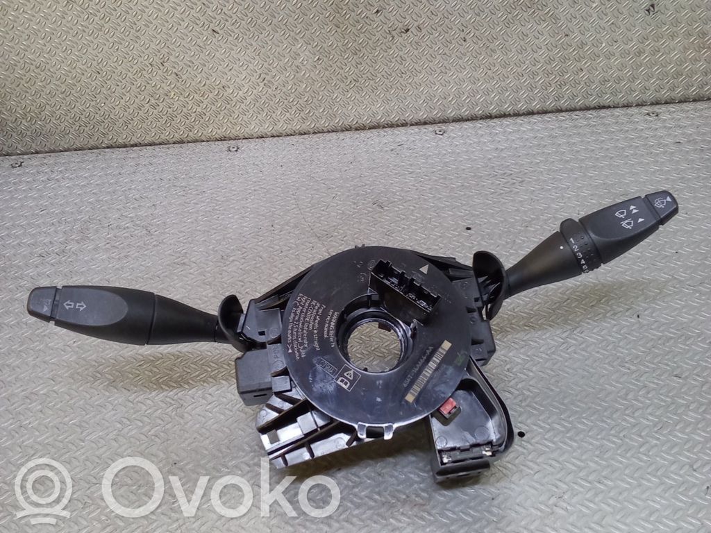 Ford Fiesta Commodo, commande essuie-glace/phare 