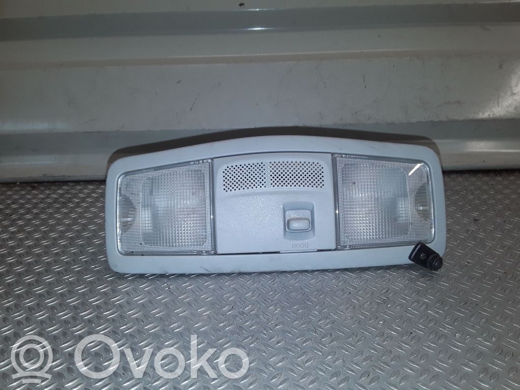 Front seat light   8401A009
