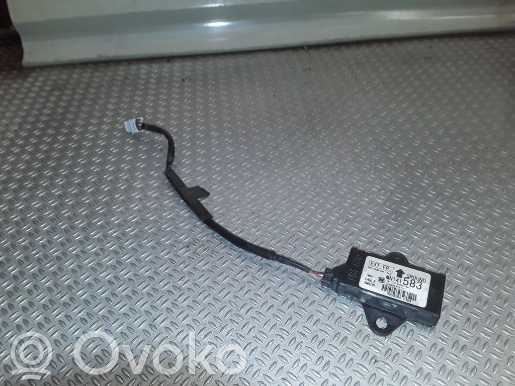 Mitsubishi Outlander Aerial antenna amplifier 