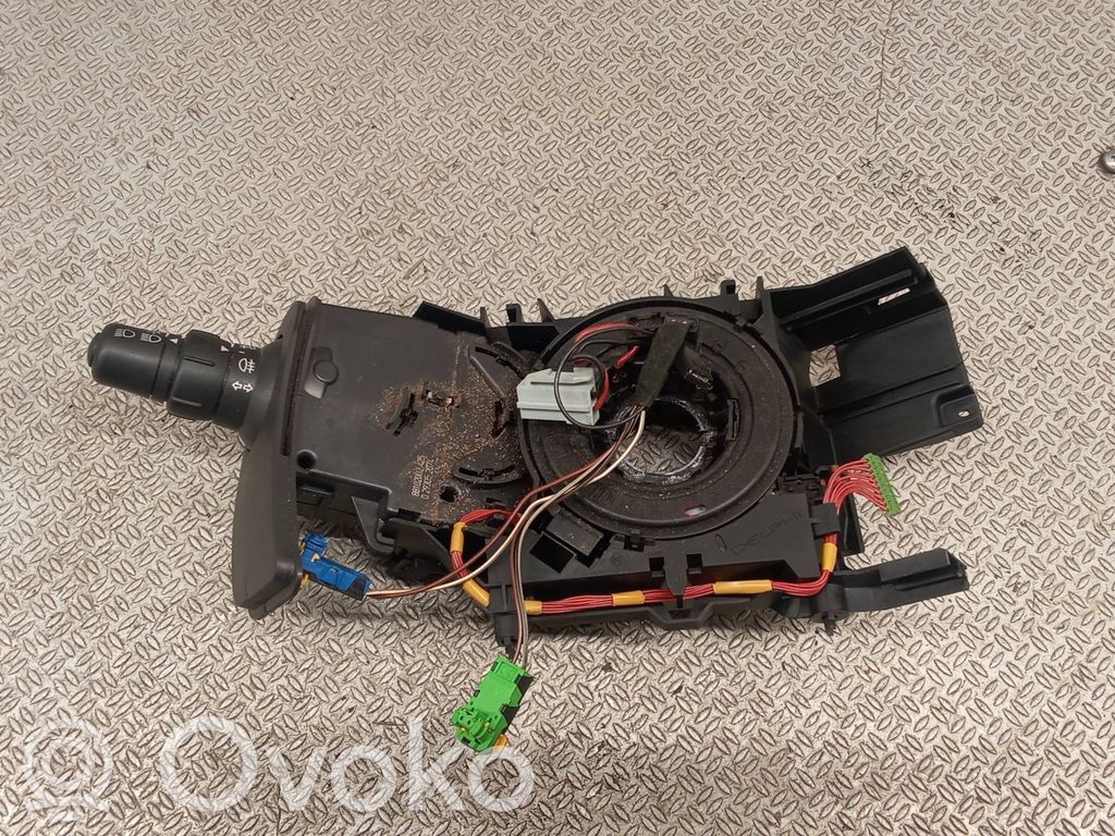 Renault Clio III Wiper turn signal indicator stalk/switch 