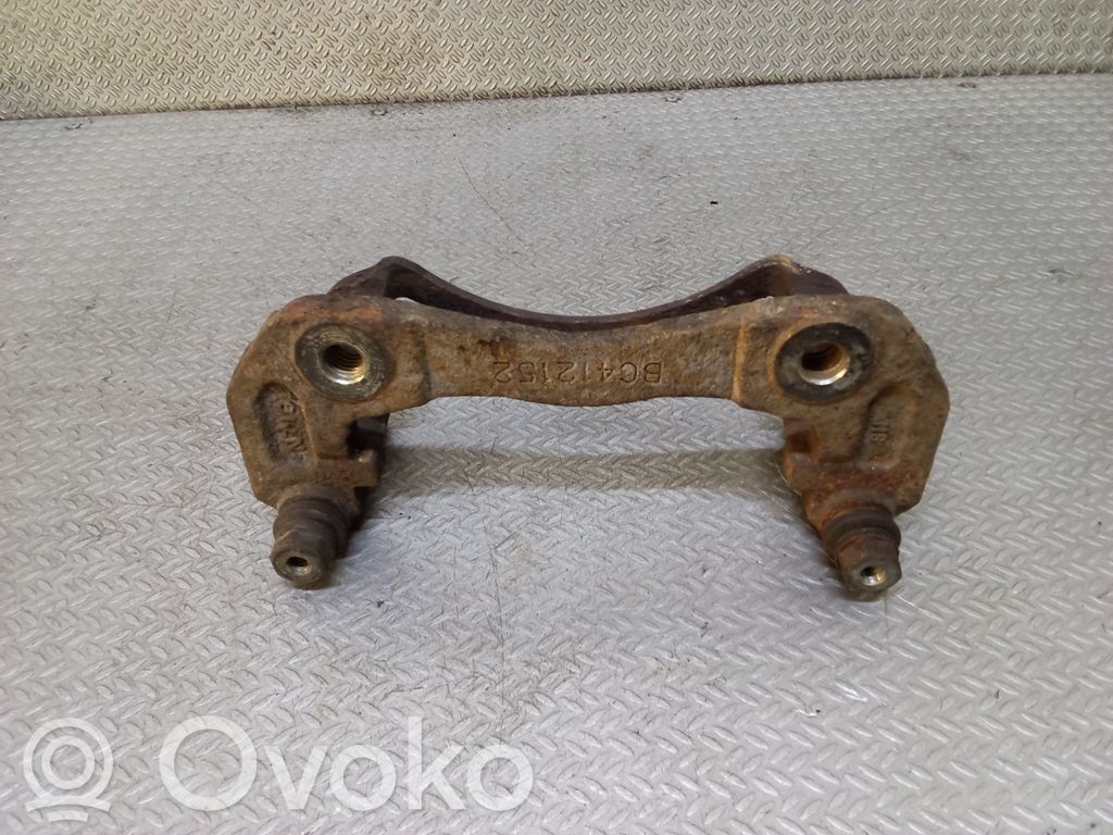 Chevrolet Captiva Etujarrun jarrusatulan kannatin 