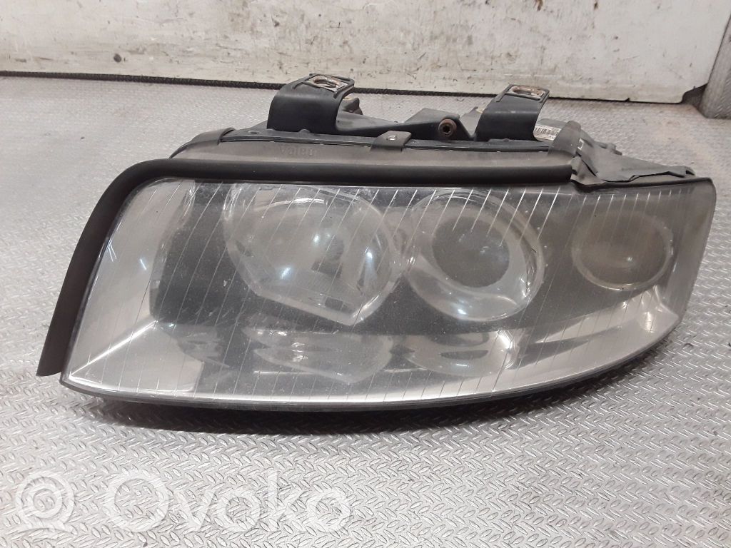 Audi A4 S4 B6 8E 8H Priekšējais lukturis 