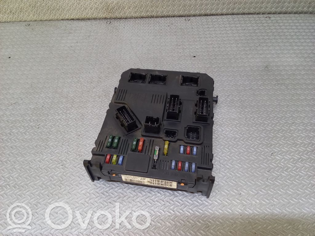 Peugeot 1007 Fuse module 