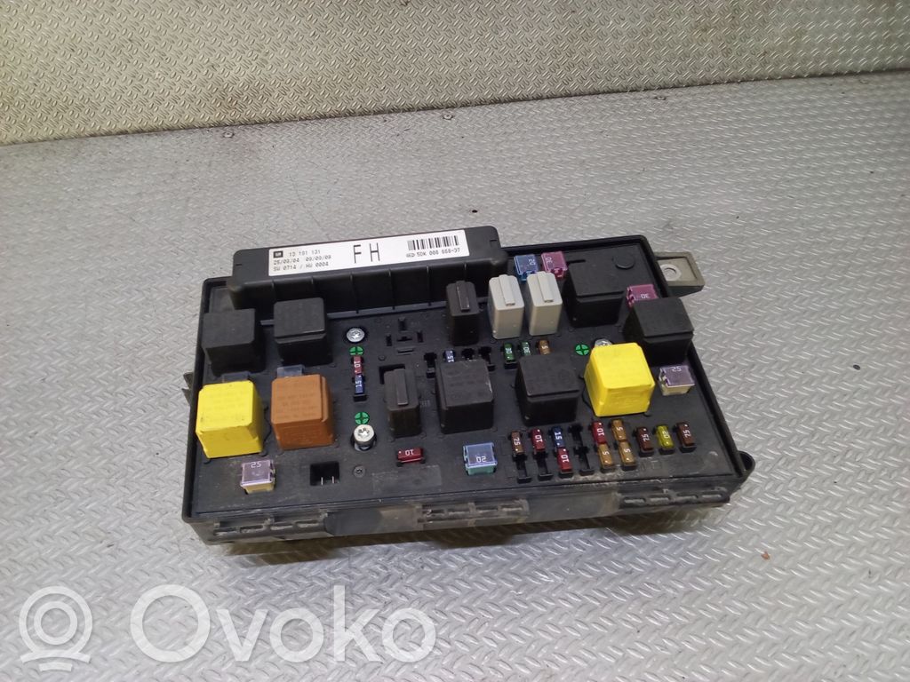 Opel Astra H Fuse module 
