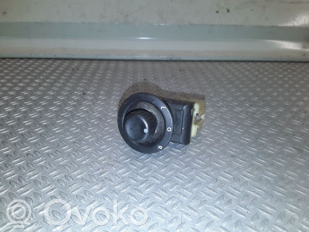 Dodge Caliber Wing mirror switch 