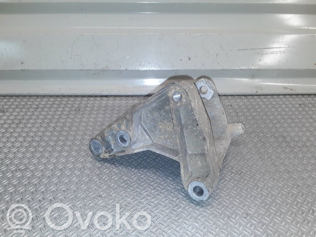 Engine mounting bracket   13228288