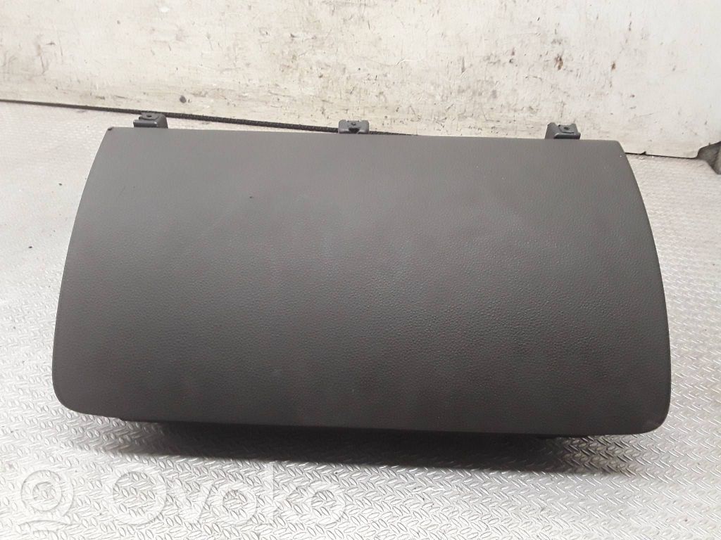 Hansikaslokero   4L1857035D