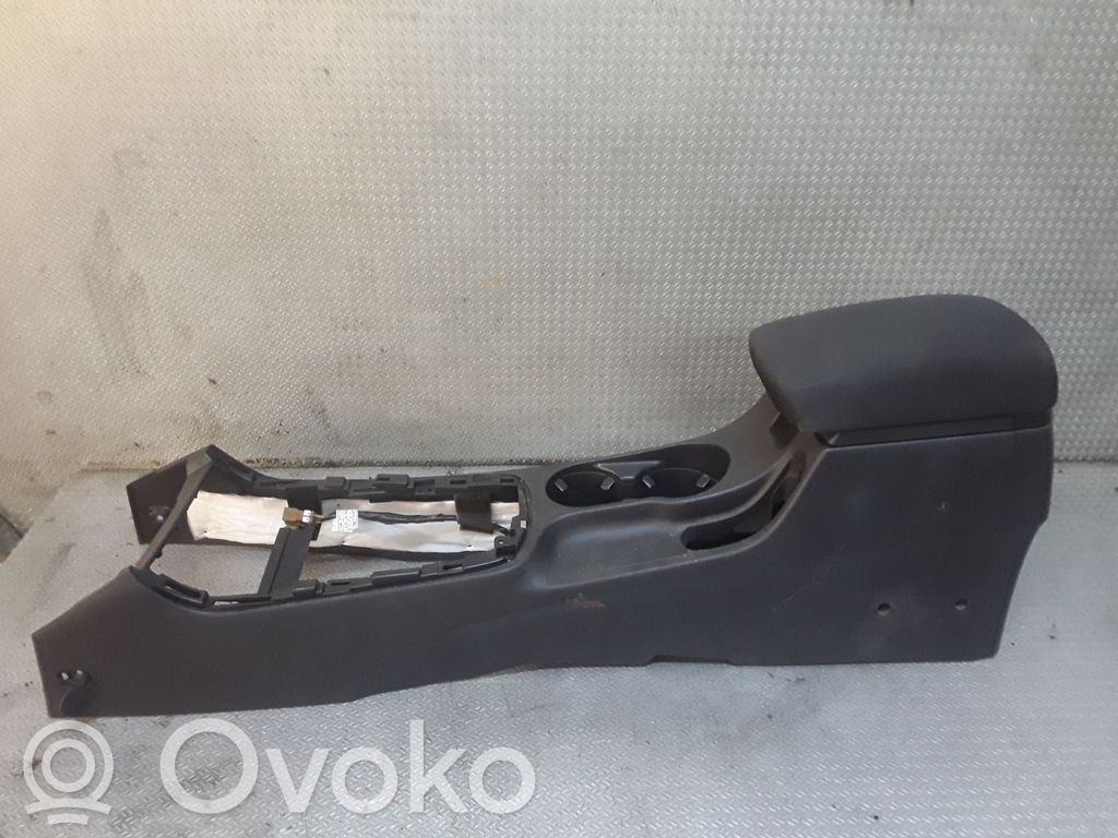 Armrest   846142L000