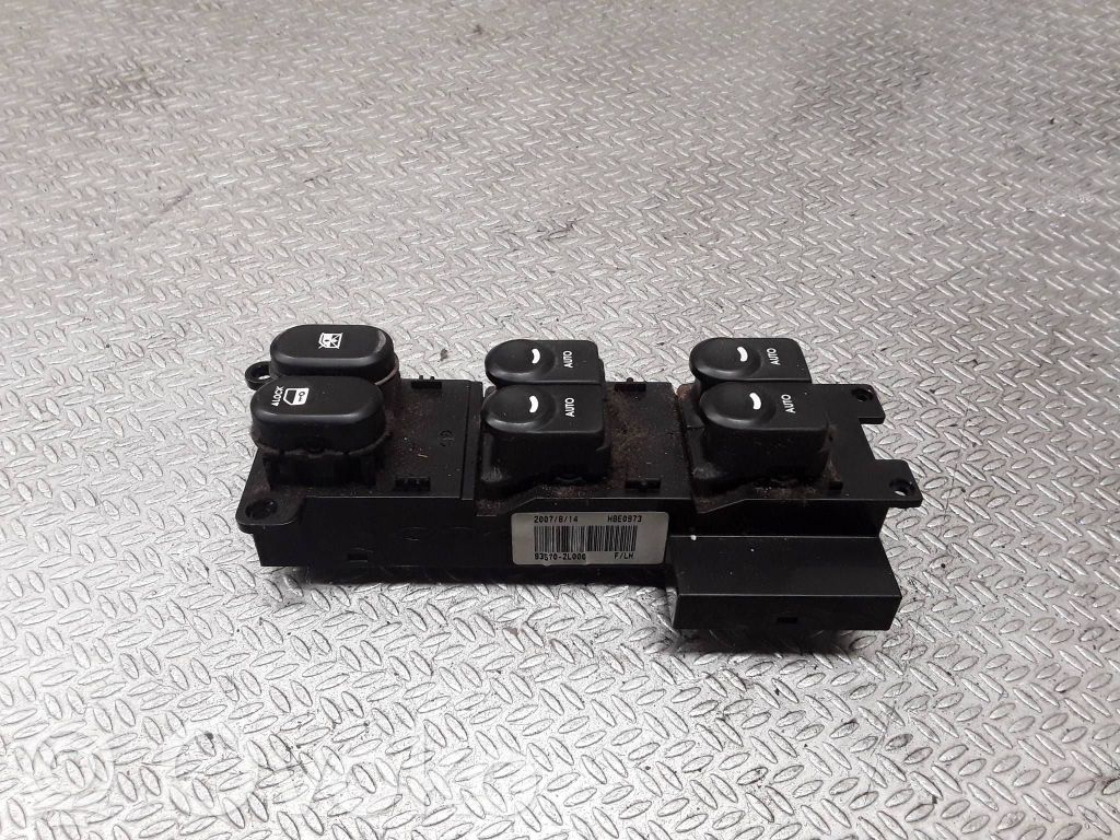 Hyundai i30 Electric window control switch 