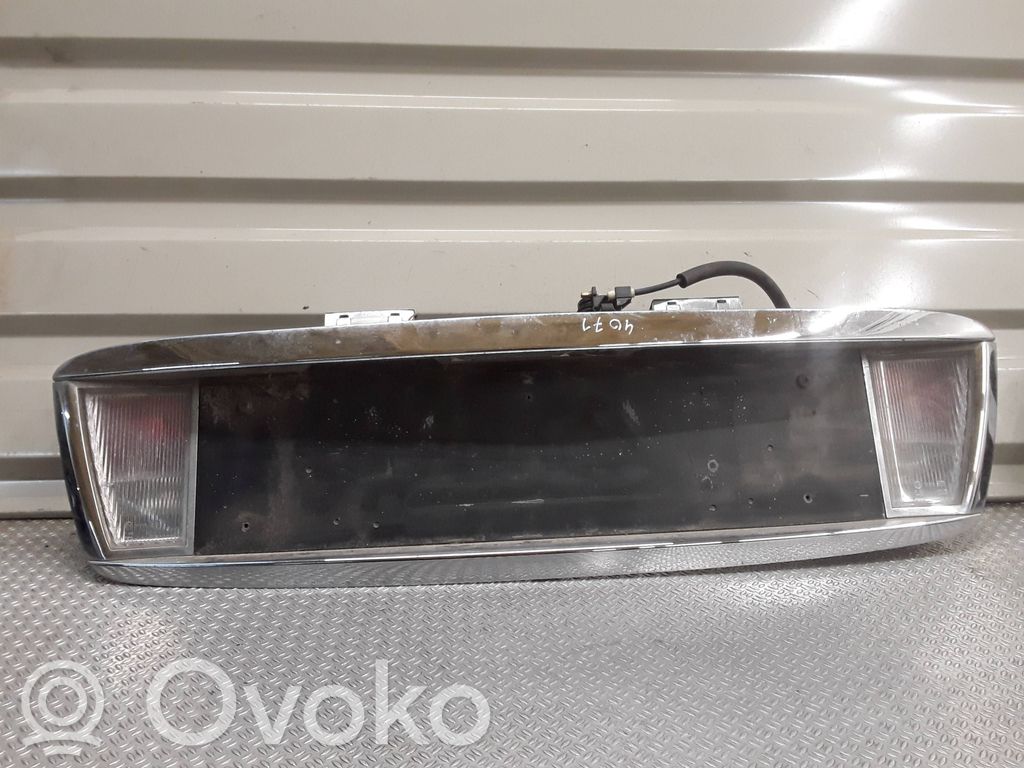 Listwa światła tylnego/osłona tablicy rejestracyjnej   156039319