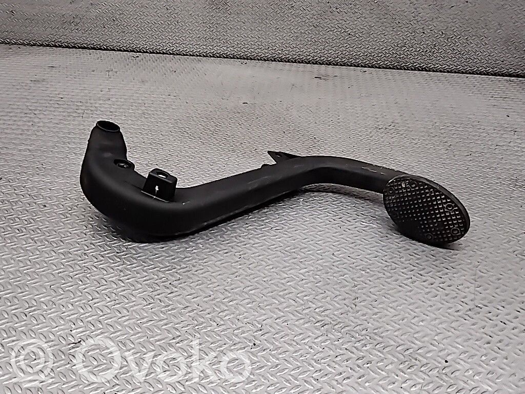 Pedal de embrague   35316772402