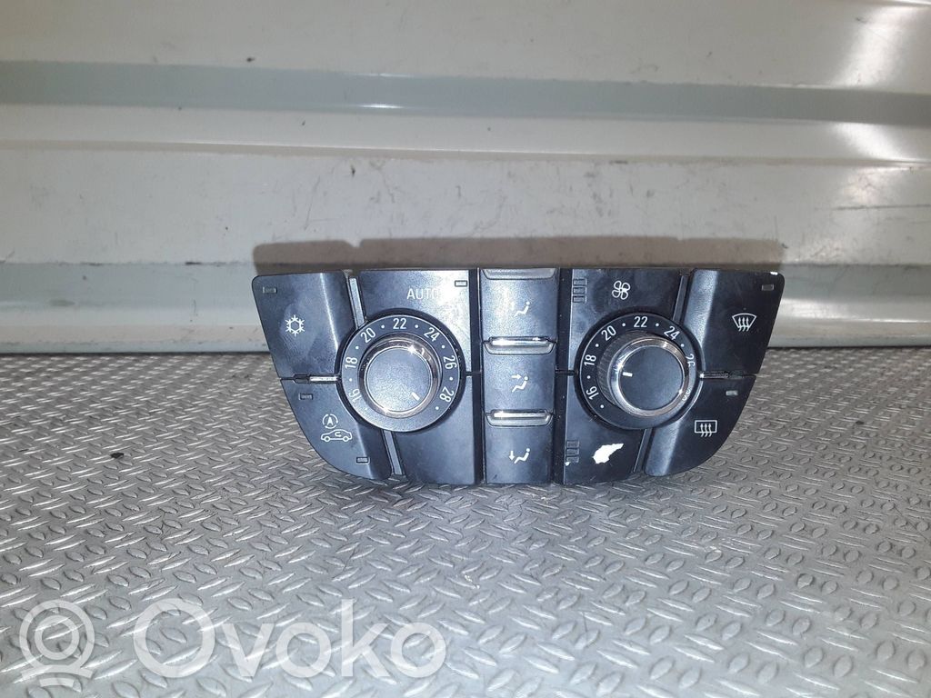 Opel Astra J Climate control unit 