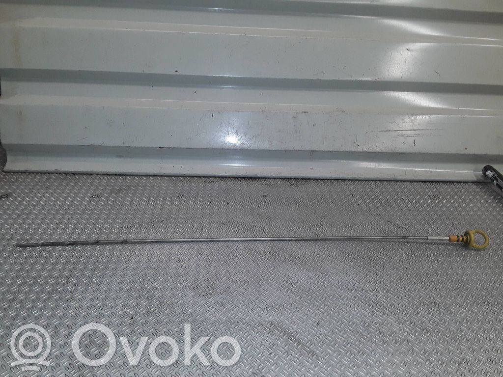 Opel Astra J Bagnet poziomu oleju