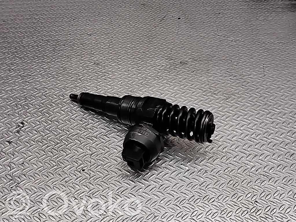 Inyector de combustible   038130079GX