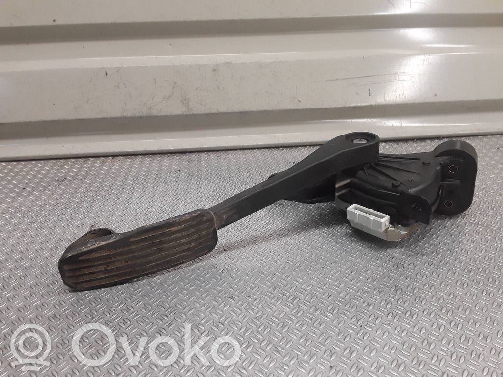 Accelerator throttle pedal   8634697