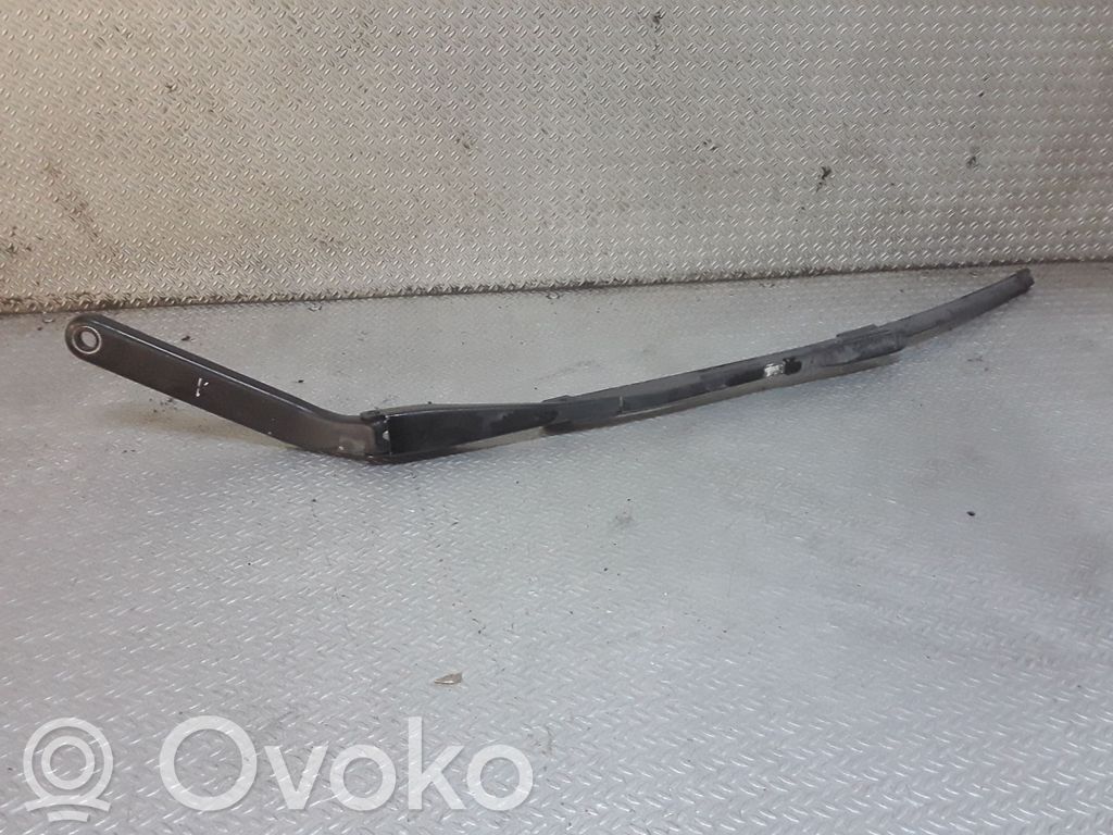 BMW 1 E81 E87 Front wiper blade arm 
