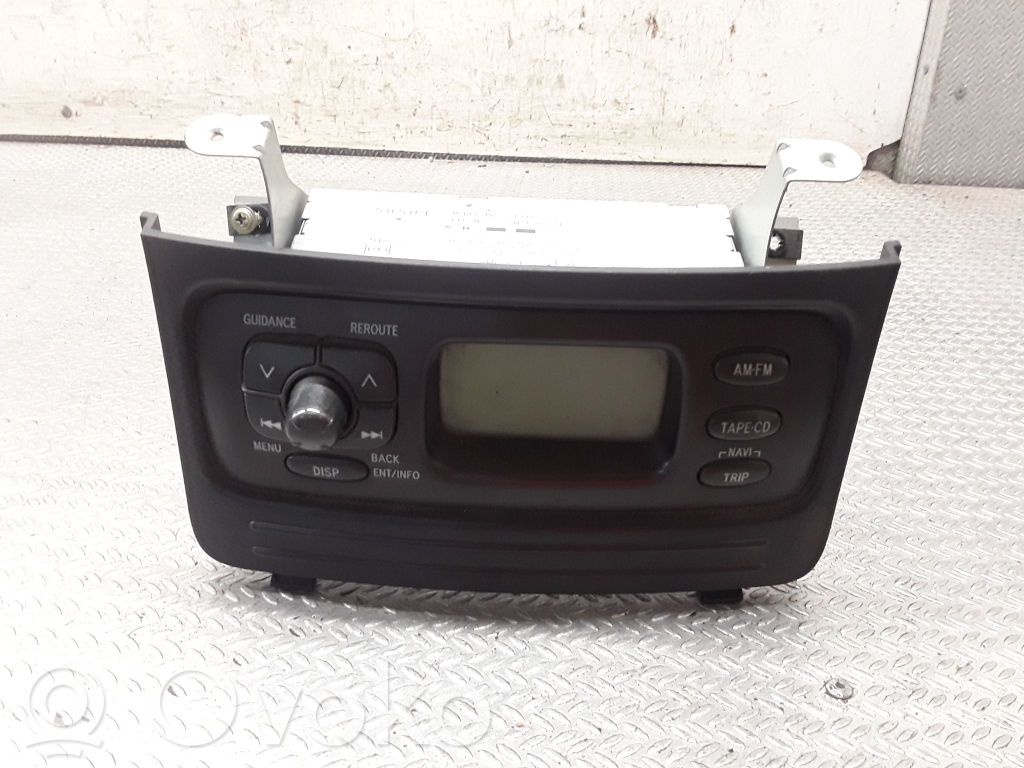 Toyota Yaris Verso Panel / Radioodtwarzacz CD/DVD/GPS